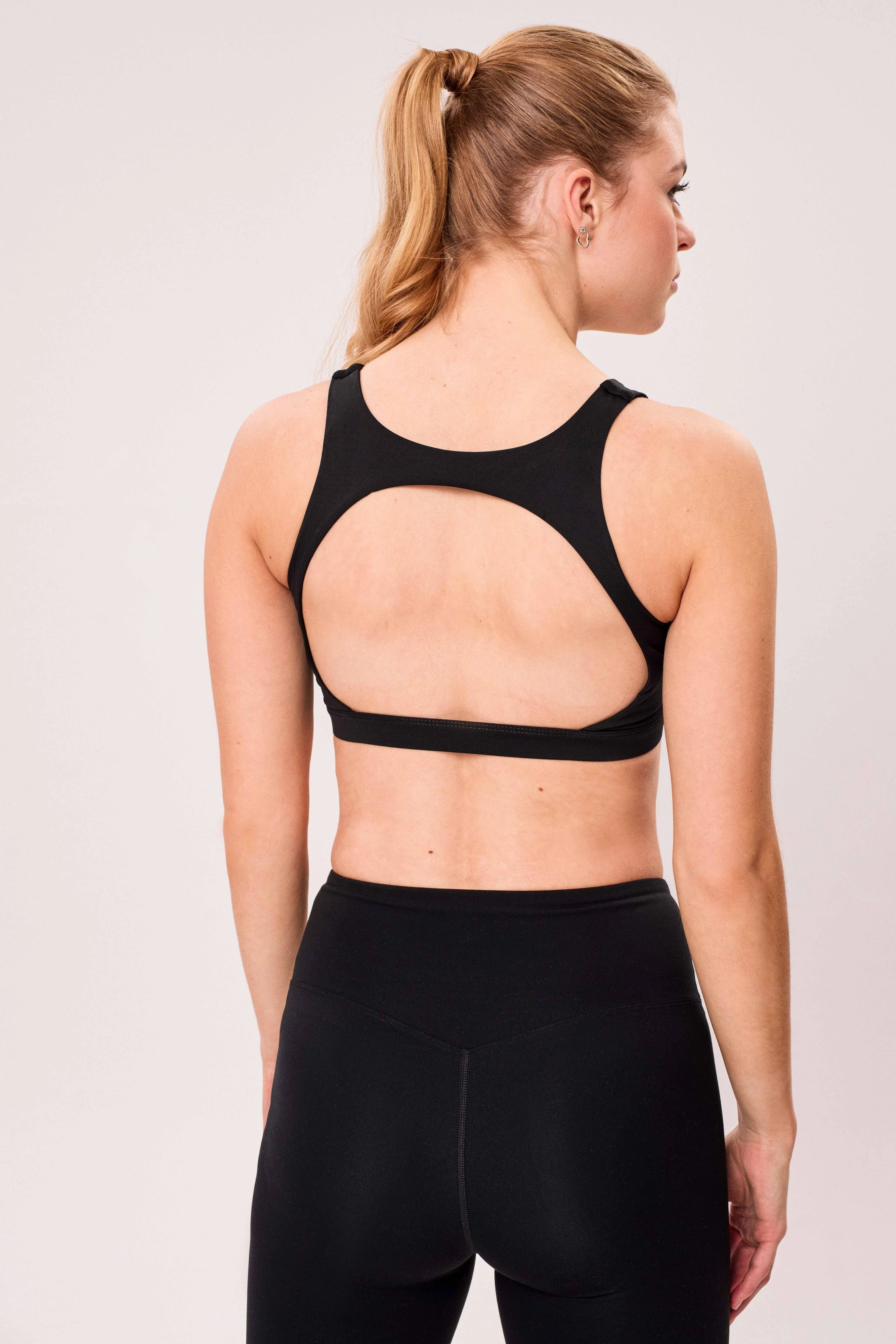 BACKLESS MEDIUM SUPPORT SPORTS BRA Damen Sport-BH - Image 3