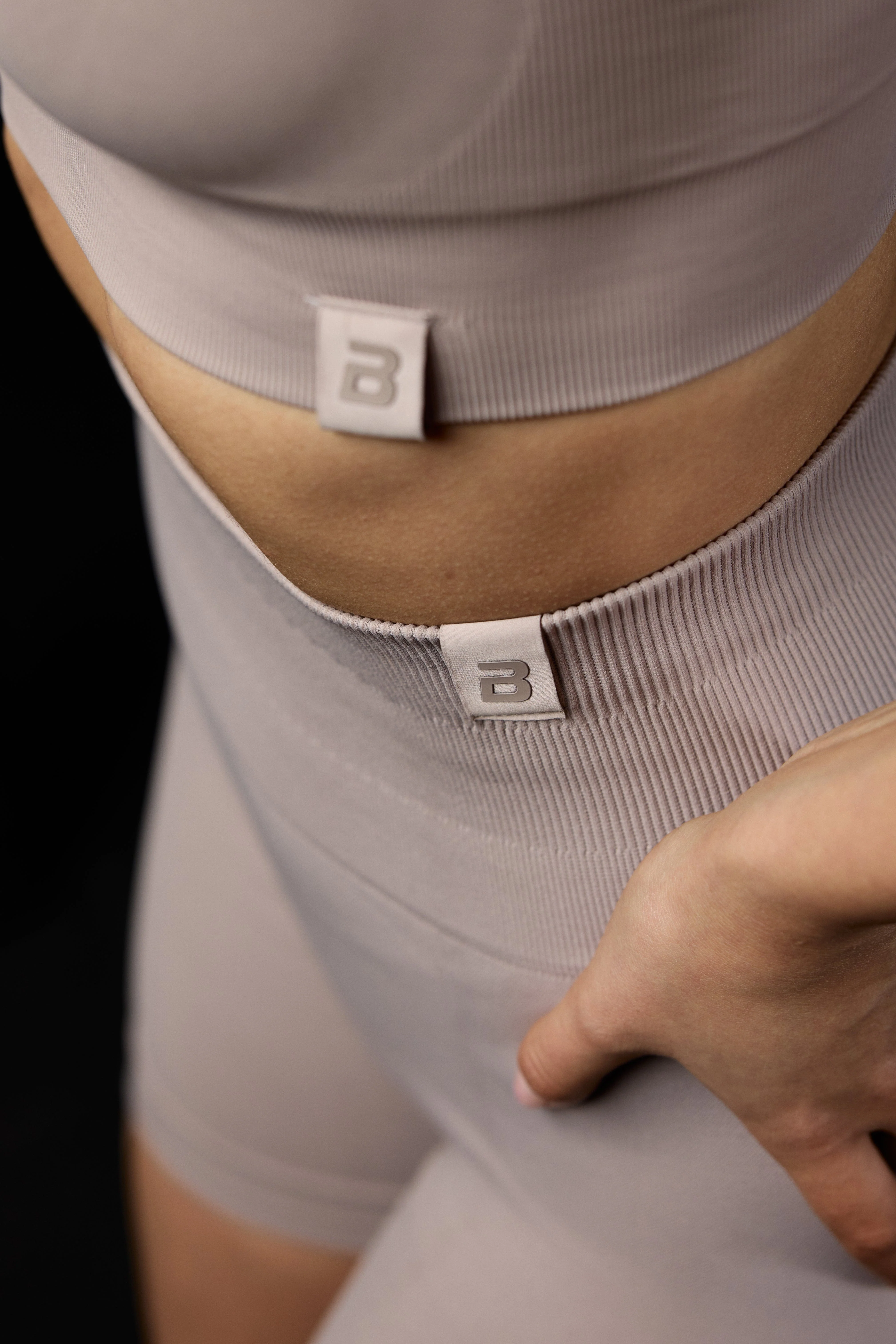 SHAPING SEAMLESS LIFT UP Damen-Shorts - Image 3